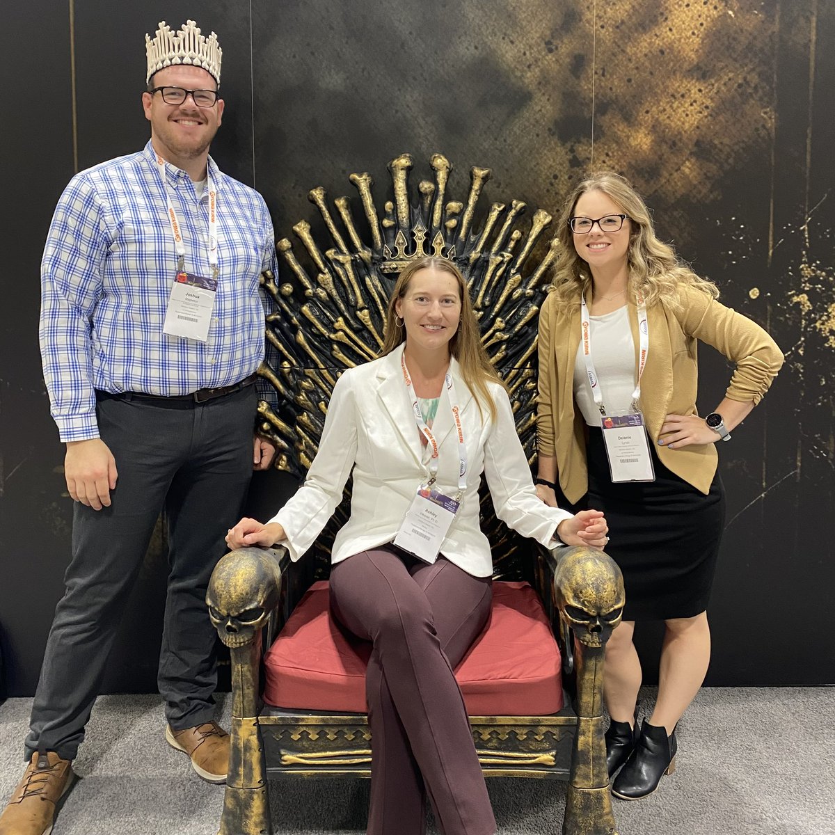 #ASBMR2024 bone throne with <a href="/lynch_delanie/">Delanie Lynch</a> &amp; <a href="/joshrstapleton/">Joshua Stapleton</a> 🦴