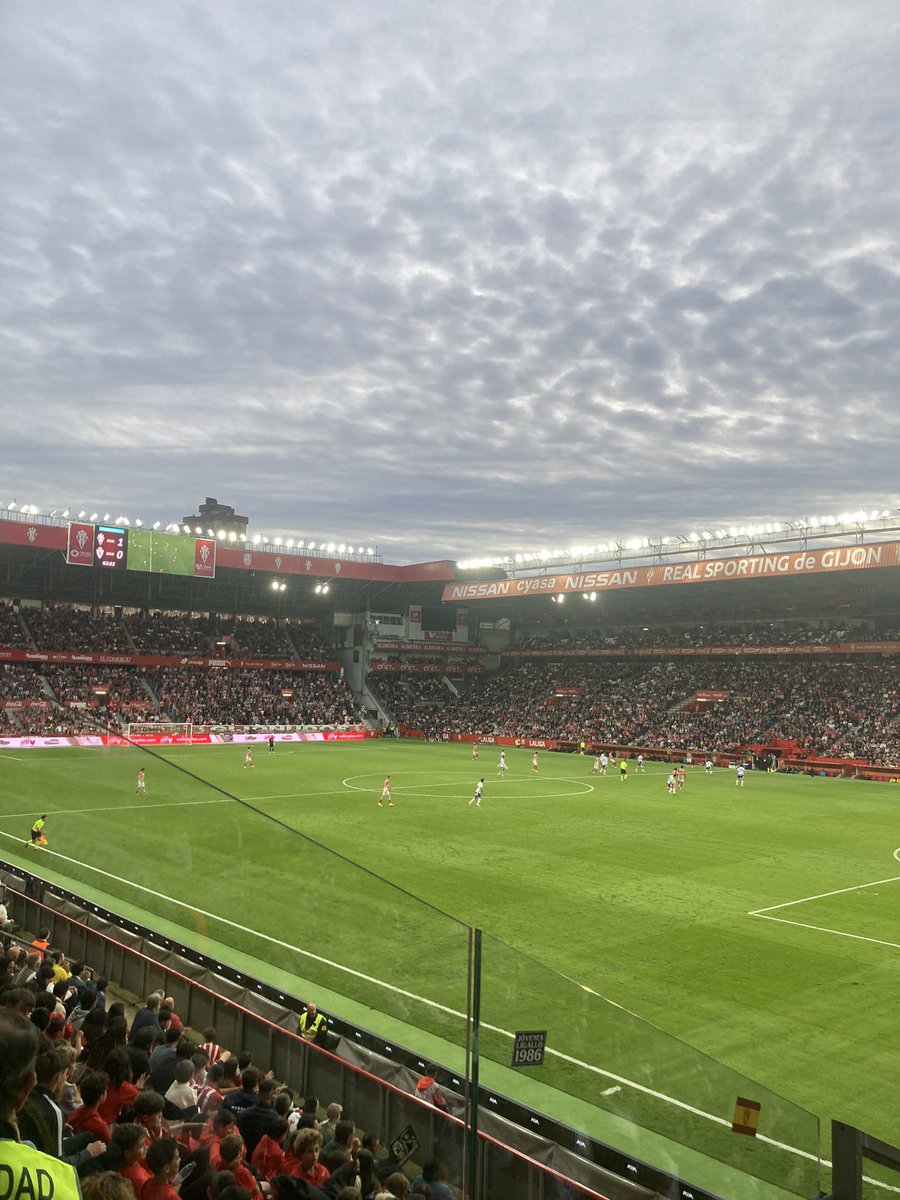 hugozgz7's tweet photo. Cuarto desplazamiento de la temporada.
Fútbol, buena gente y mucha sidra.
Aupa zaragoza, siempre.🦁💙🤍 https://t.co/FH1or6IolS