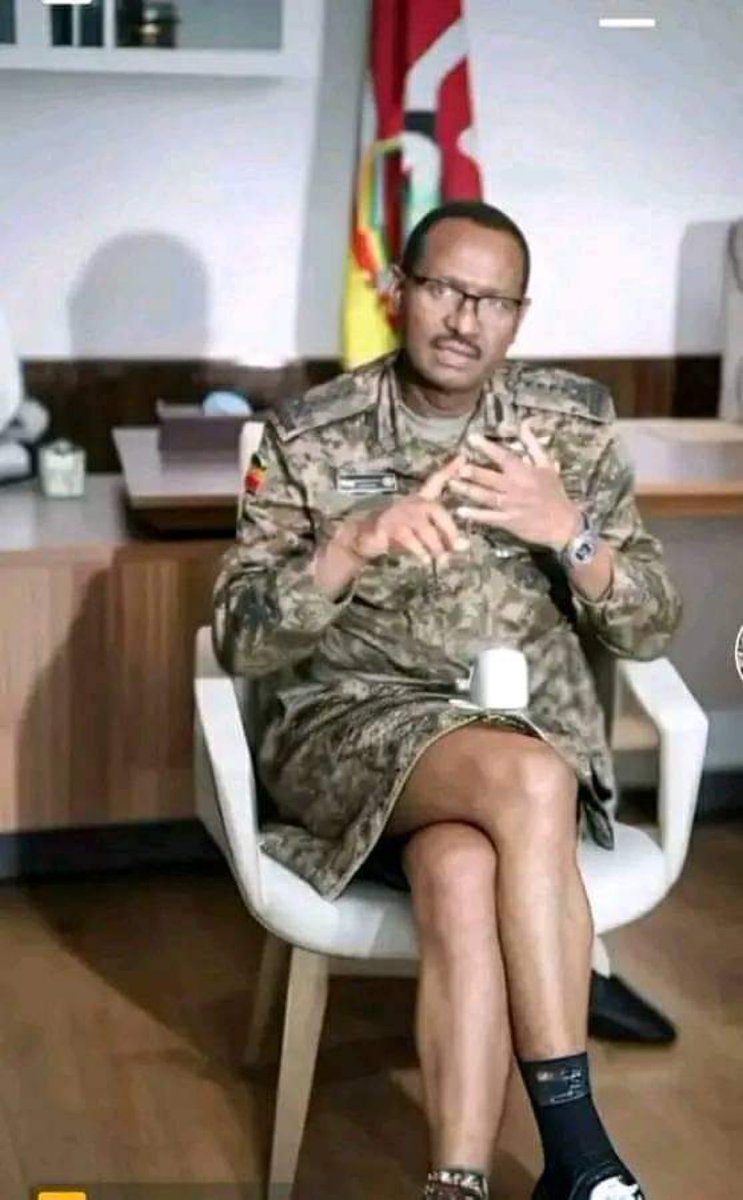 OrtodoxMD's tweet photo. ፋኖ ቀሚስ ያስለበሰው ፊልድ መርሻ ብርሃኑ ጅሎ

It’s not ok for the Ethiopian Field Marshal to put on a skirt. Even the Somali pirates don’t do so. Is he auditioning for the Pirates of the Caribbean? https://t.co/YN2dBw6Bkr