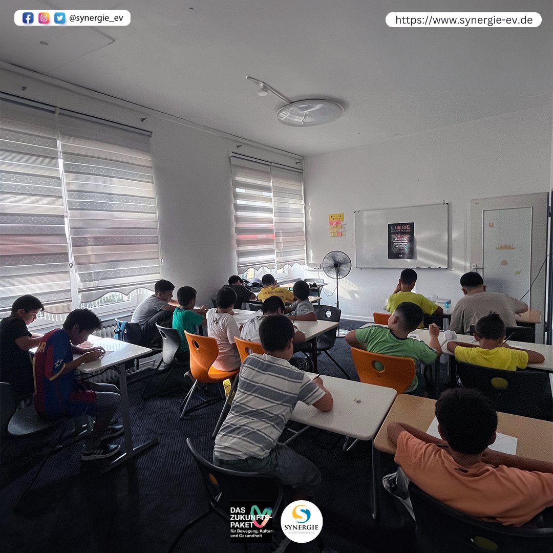 Beim Malprojekt „The Art of Swallows“ im Rahmen des Zukunftspakets verbessern die Teilnehmer ihre Maltechniken und haben viel Spaß zusammen. Einige Impressionen von den Projekttreffen im August  #zukunftspaket