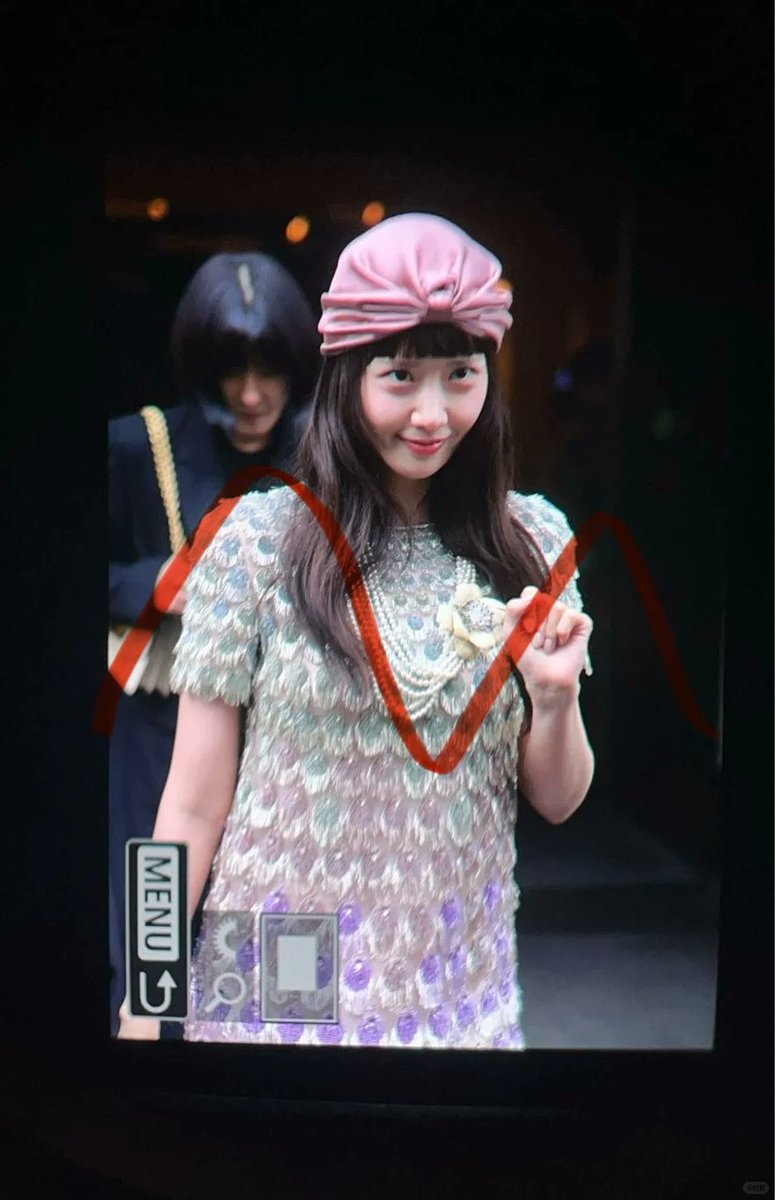 deasy_udp's tweet image. Yoona is wearing Valentino Resort 2025 collection for tonight show! Why's she so gorgeous and looks so young with that bang! She slayed

cr:
xhslink.com/a/UxK4mPqJSULW

YOONA AT VALENTINO SS25
#YOONAxValentinoSS25 #ValentinoSS25
@MaisonValentino
#LimYoonA #YOONA #ParisFashionWeek