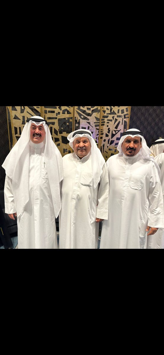 #افراح_الرشايده السفير #ماجد_ذياب_الرشيدي وتشرفت بالحضور والمعرس ووالده وتواجد اخي العزيز وابتسامه سمو رئيس الوزراء الطيب بين الناس ومصافحته الناس والحضور من المجتمع وشخصيات المعروفه #الكويت وكبار وصغار ونوثق وعلاقتنا✍🏻 #مذكرات_1990_2024_عزيز #عزيز_الزبني_الرشيدي #الكويت #الخليج