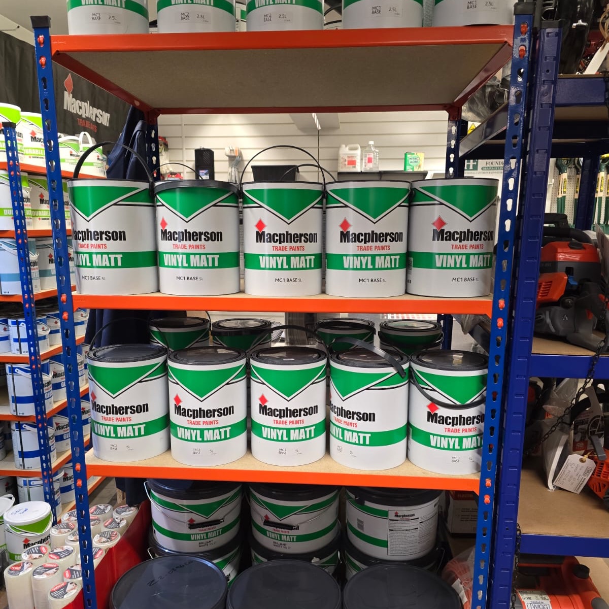 TwiggsMatlock's tweet image. Quality paint, every time! 🎨

Craft a bespoke mix in-store with Twiggs' expertise. Pop by our Matlock Stores for expert advice and unbeatable prices. 🖌️

#twigg #paintmixing #colourmatch #matlock #macphersonpaints