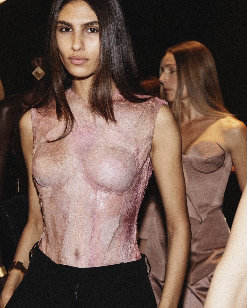 Balmain's tweet image. Step behind the scenes of the #BALMAINSS25 women’s show, where each piece of @ORousteing’s latest collection invites us in celebrating beauty and savoir-faire up close.