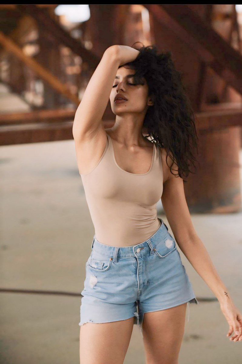 RandomKudiyan's tweet photo. #viral #ViralVideos #viralshort #viral2024 #celebrityleaks #bollywoodactresshot #bollywoodactress #bollywoodhot #Paparazzi #dishapatanihot #dishapatani https://t.co/v5XGmlNWU3