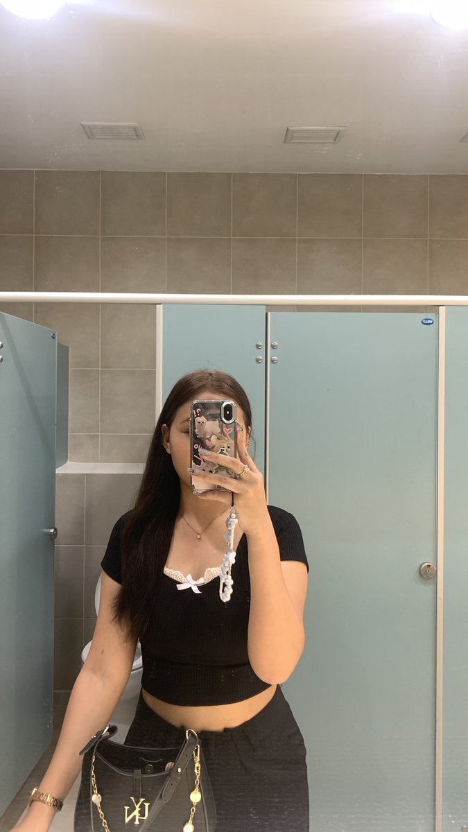 🦋 tweet media