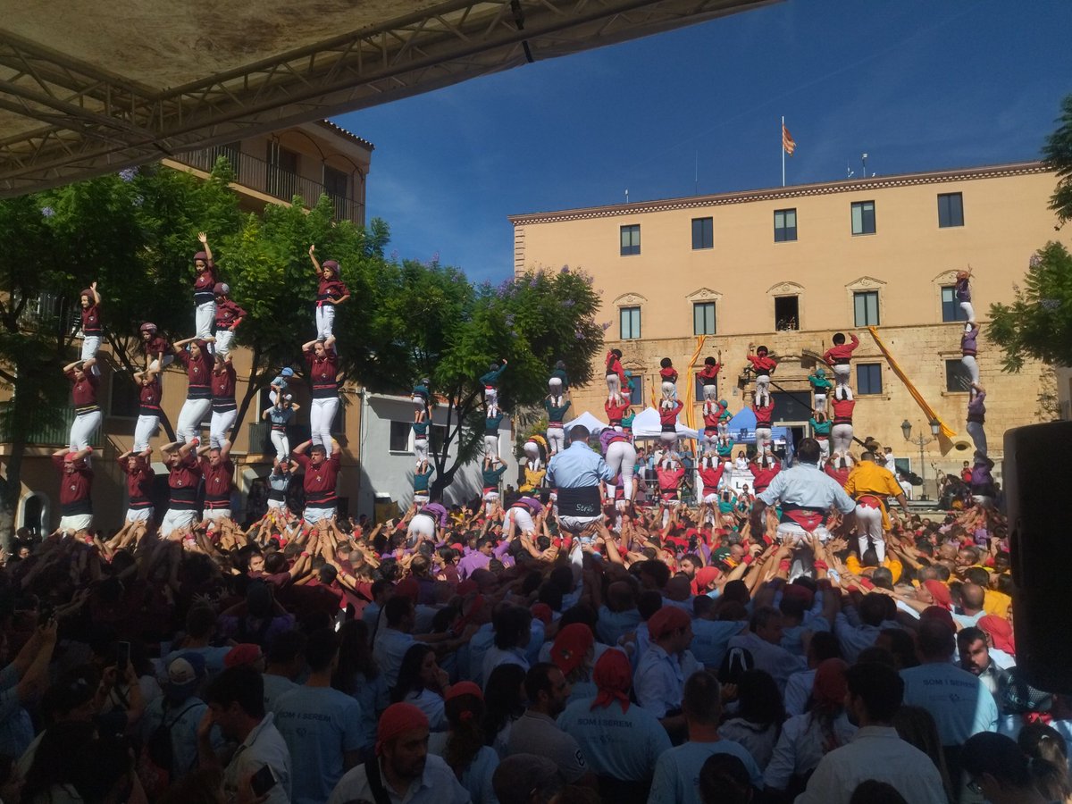 Punt d'Accés (@puntdacces) on Twitter photo Avui hem estat ajudant a l'organització del <a href="/concurscastells/">Concurs de Castells</a> <a href="/AjTorredembarra/">Aj. de Torredembarra</a> amb el servei d'Internet i WiFi. Acabem molt contentes de com ha anat. Enhorabona als <a href="/NoisdelaTorre/">Nois de la Torre</a> per a la primera posició. Avui hem estat ajudant a l'organització del <a href="/concurscastells/">Concurs de Castells</a> <a href="/AjTorredembarra/">Aj. de Torredembarra</a> amb el servei d'Internet i WiFi. Acabem molt contentes de com ha anat. Enhorabona als <a href="/NoisdelaTorre/">Nois de la Torre</a> per a la primera posició.