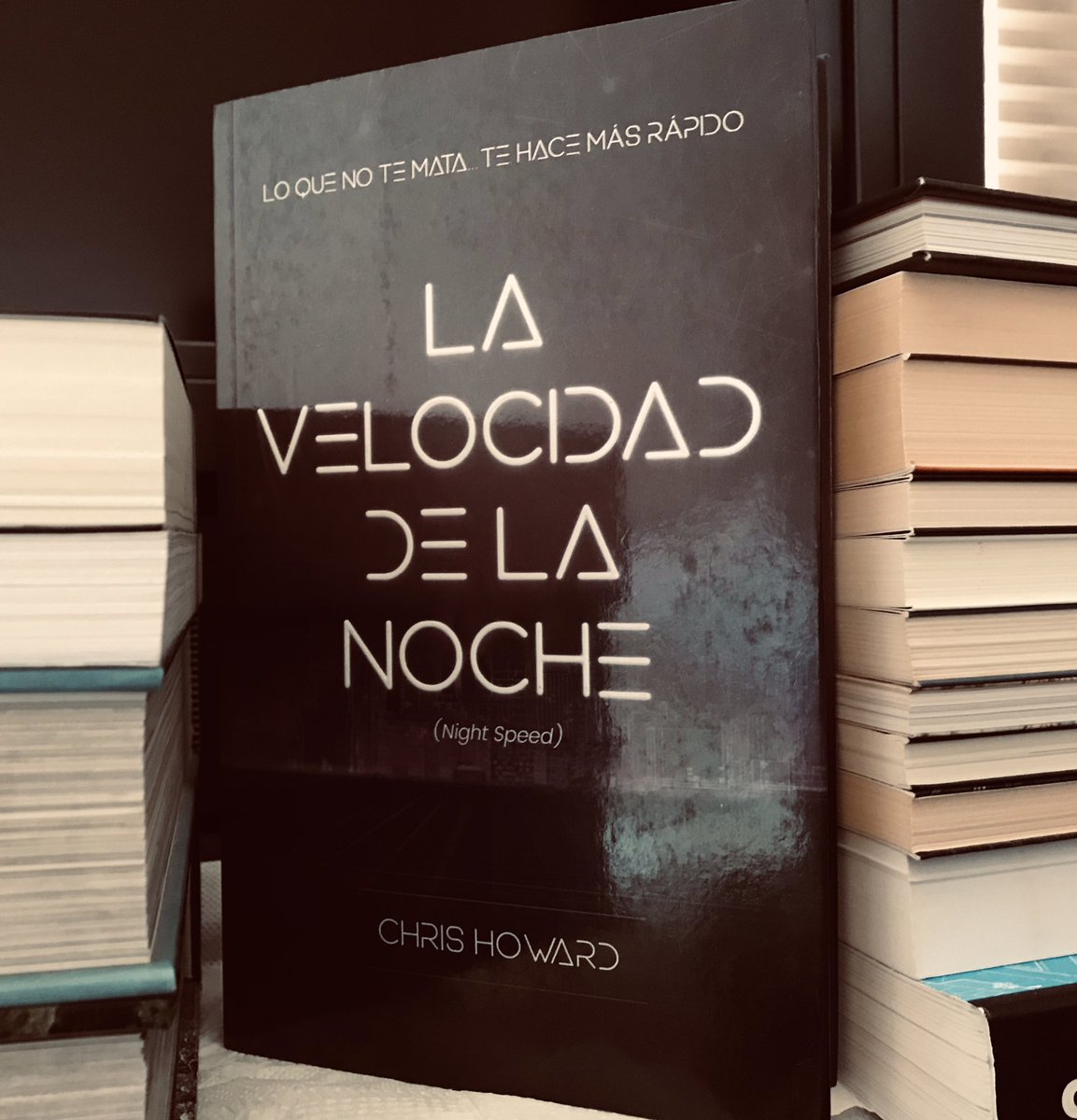 muy buen libro, recomendable, acción policial en un futuro distópico