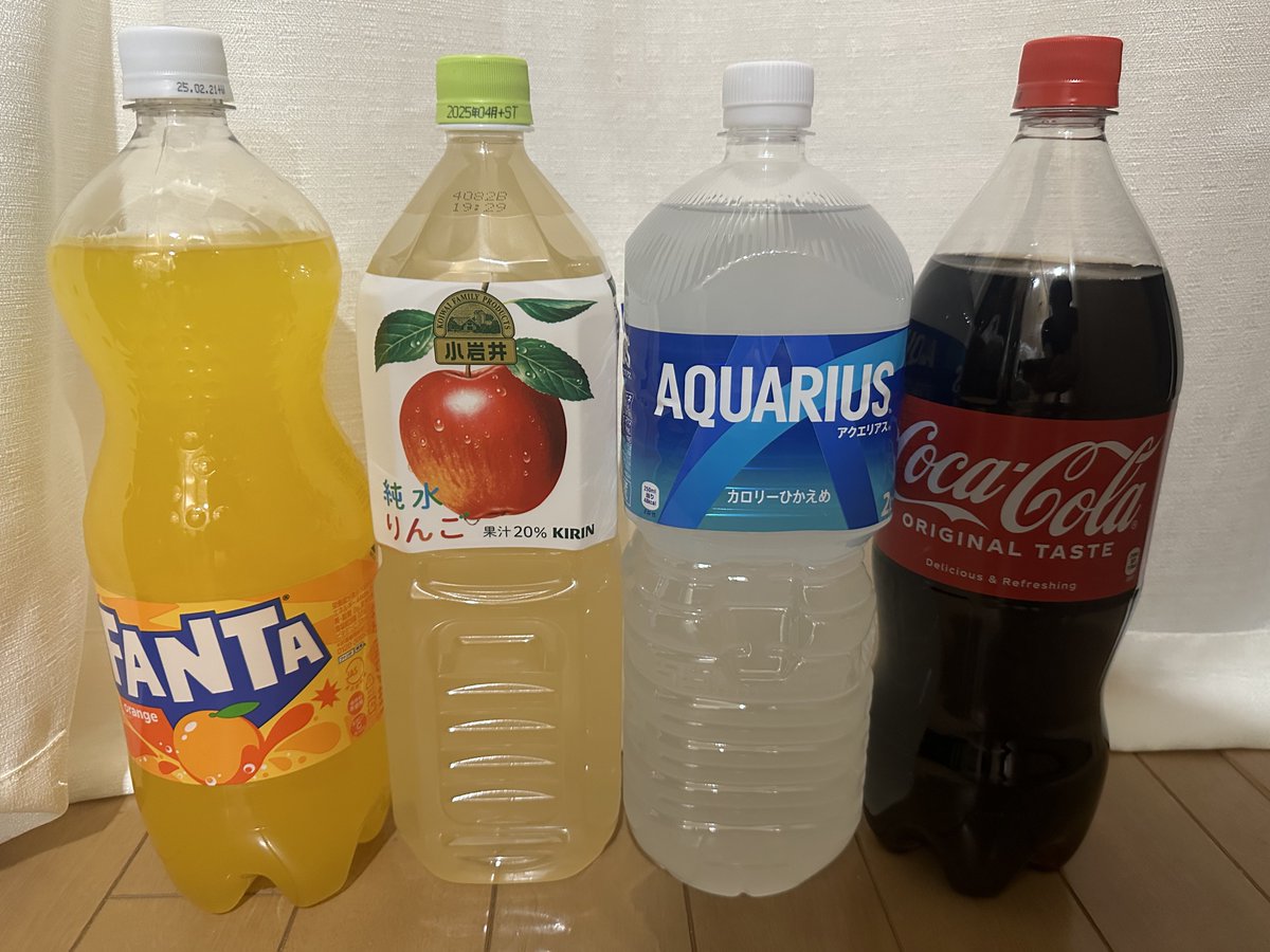 ゲームセンターで一蘭のカップラーメン2個100円
ジュース4本100円でゲット！