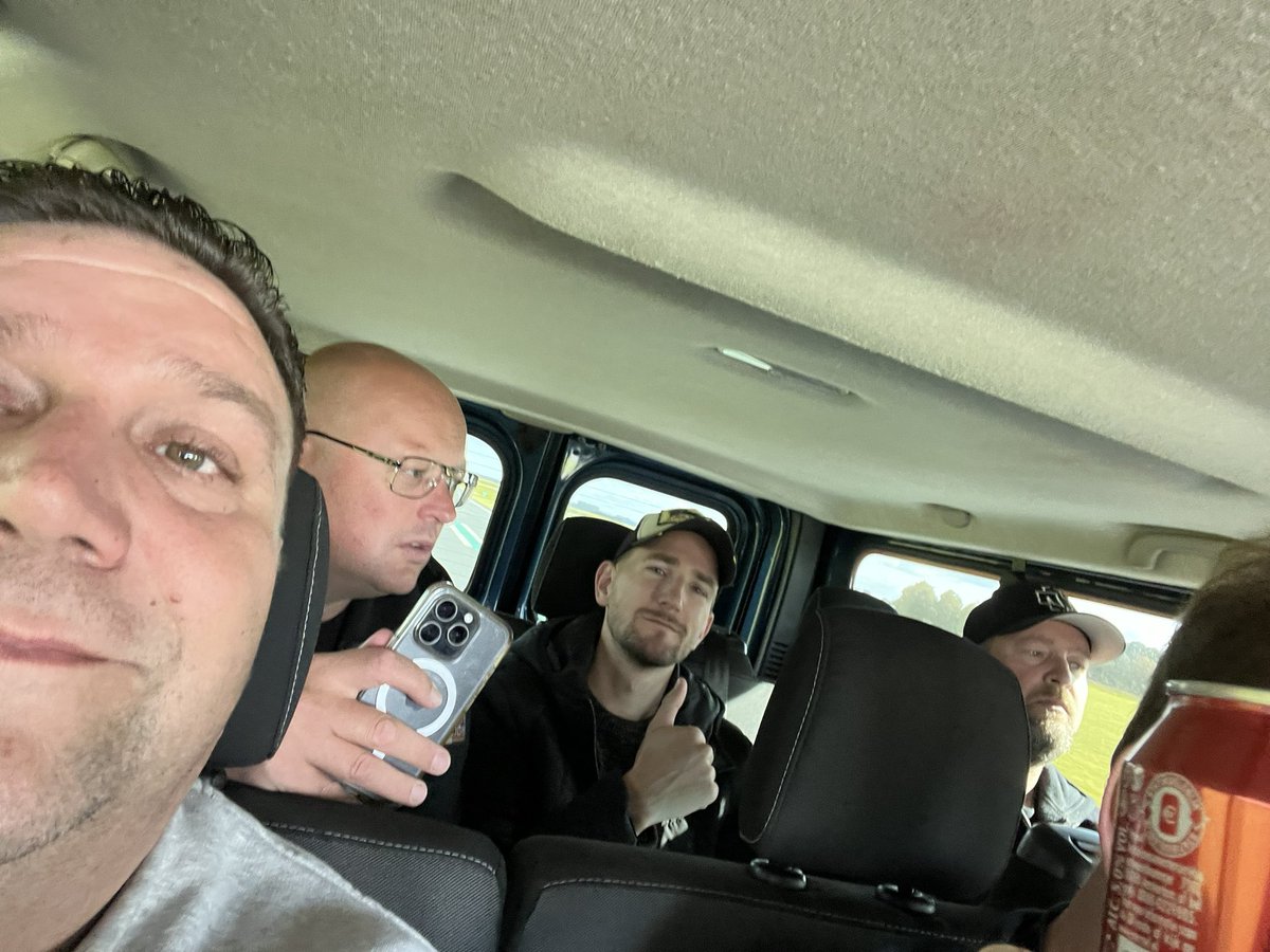 Hoppa Eem weer een mooie awayday mee pakken. Eem nieuwe uitvak van Cambuur beoordelen.
#fcemmen #camemm