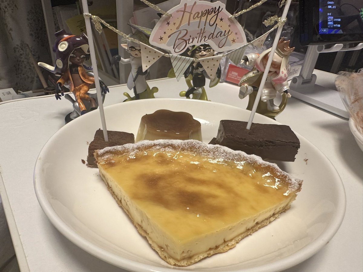 P04374544's tweet photo. 誕生日プレゼントandケーキ🎂
嬉しい!!! https://t.co/K9q8rfA5lC