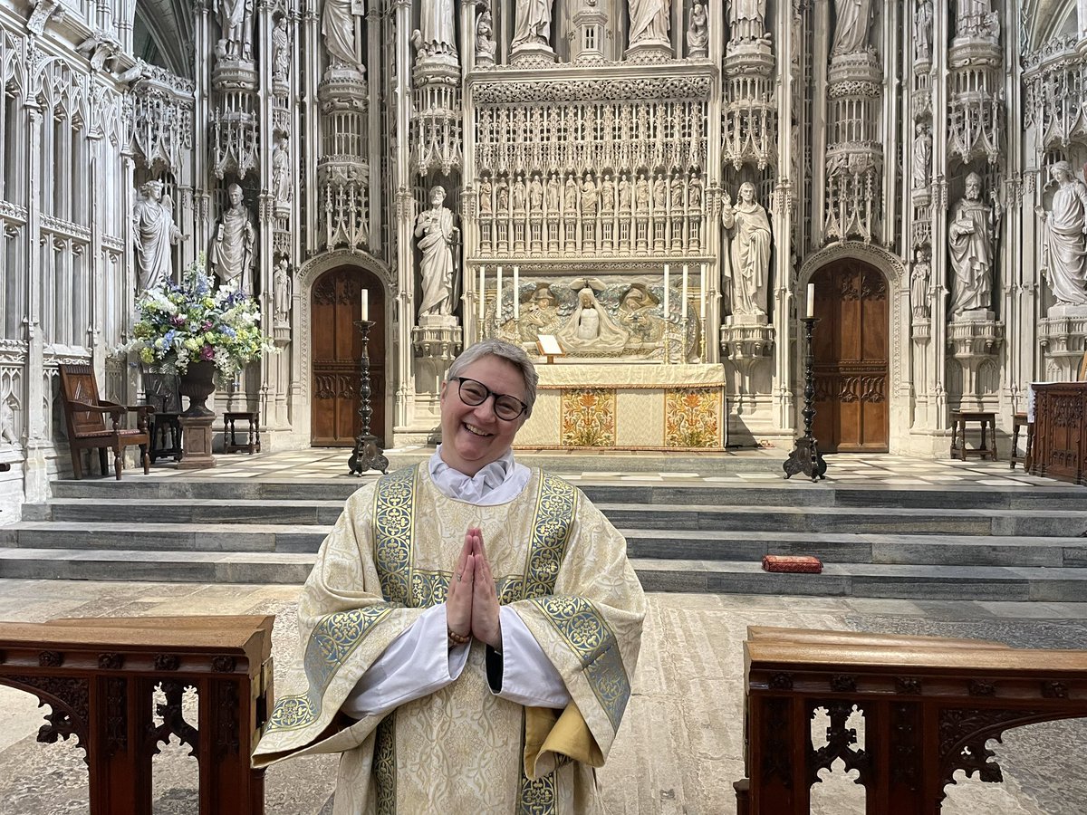 Such a privilege to subdeacon for Choral Eucharist <a href="/StAlbansCath/">St Albans Cathedral</a> today. It’s been an absolute joy being on placement here. I have been made so welcome and have learnt so much. Truly this place and its people are a blessing ❤️ TY so much. #ordinand #placement #michaelandallangels