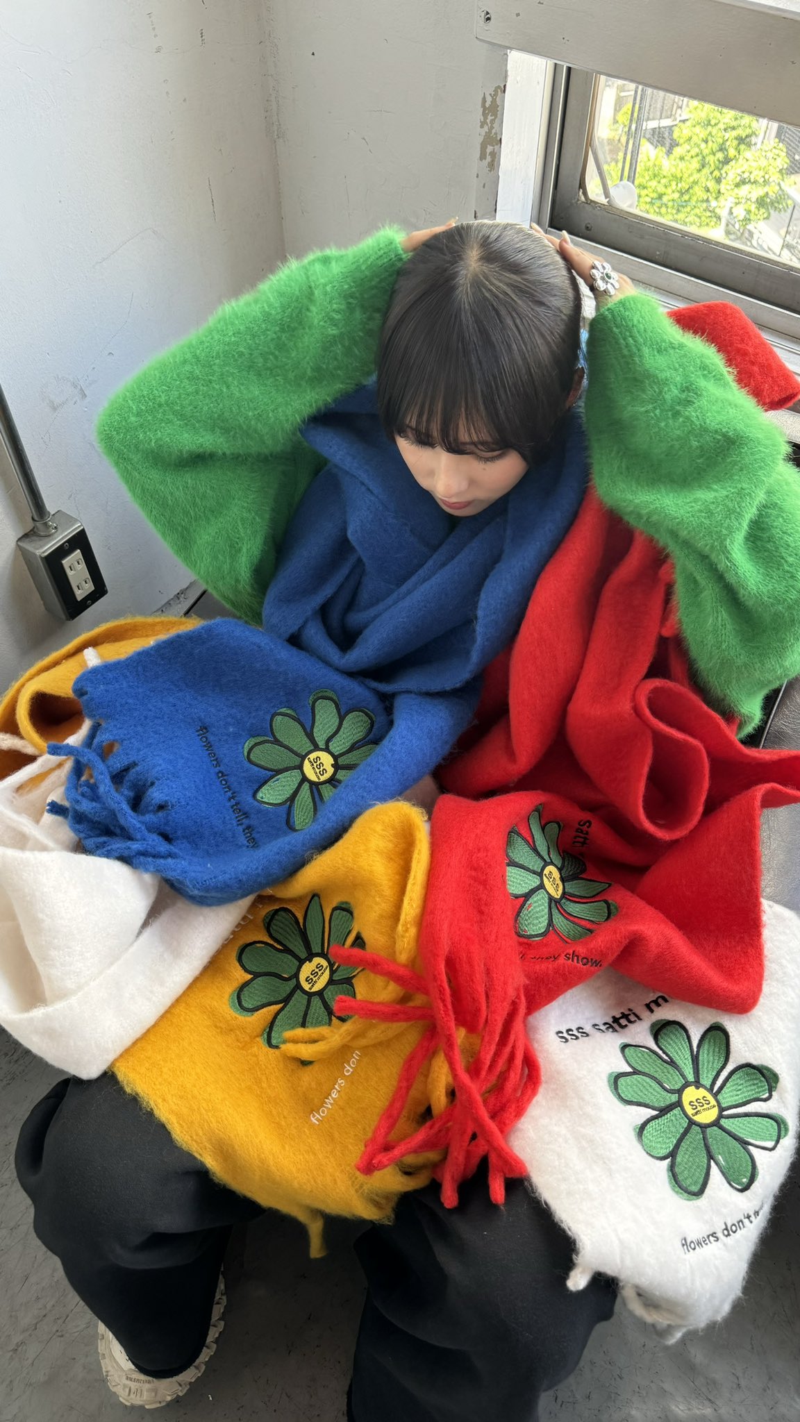 sss satti mouse flower muffler【black】 sss satti mouse