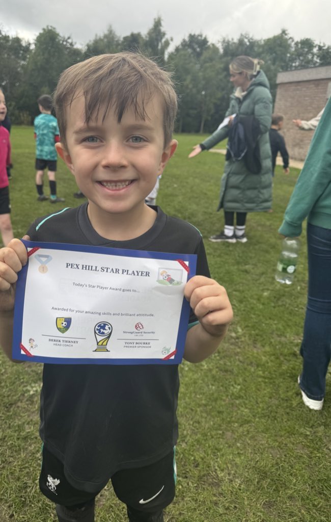 EllJadexo's tweet photo. Myles’ favourite sport is football!⚽️ he plays for pex hill academy with his big brother Finn! Myles played brilliantly this weekend and got star player! 🤩😊 @FPS_2_Hedgehogs https://t.co/da3r6sq6v4