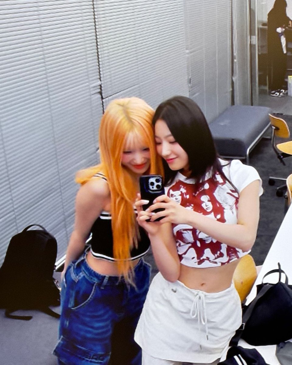Saerromia's tweet photo. On her birthday, I just want to celebrate how amazing she is and thank her for everything she does for us. Happy birthday, Hanyang—here’s to many more years, more birthdays, and more shared dreams together as fromis_9. 🍀 https://t.co/MMornrogIQ
