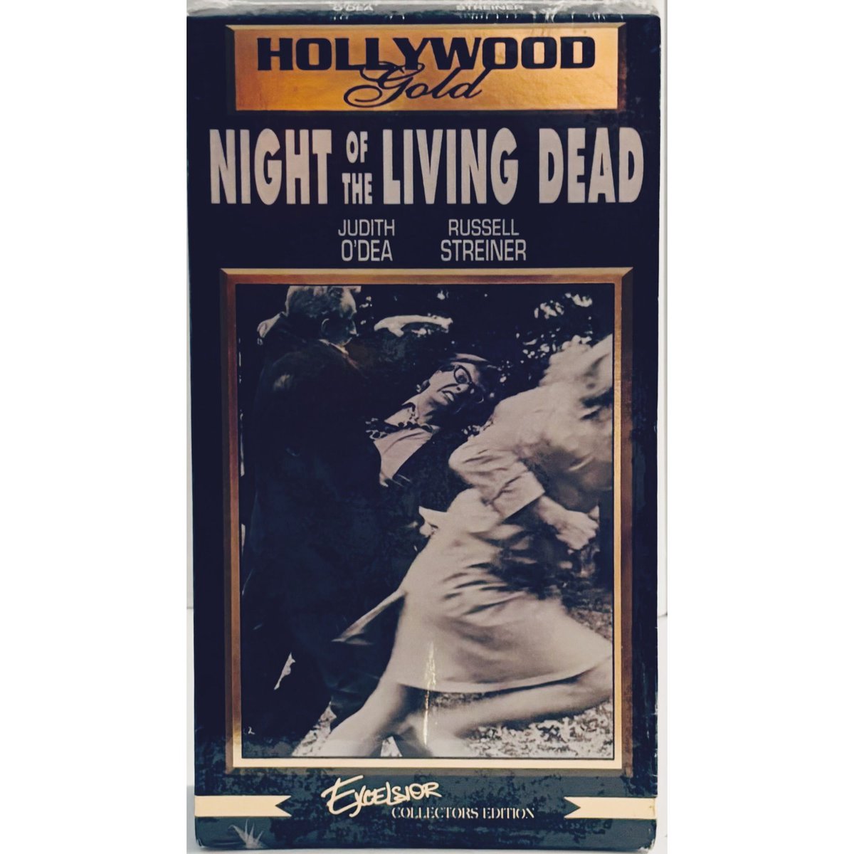 rareflicksplus's tweet image. Relive the undead nightmare! 🧟‍♂️💀 Brand NEW, sealed VHS copy of George Romero&apos;s iconic #NightOfTheLivingDead (1968) in B&amp;amp;W! 🎬 Hollywood Gold edition! 💥 

BUY NOW: buff.ly/4erDtpR 

#VHSCollector #HorrorClassics #ZombieApocalypse #GeorgeRomero #ClassicHorror #B&amp;amp;W