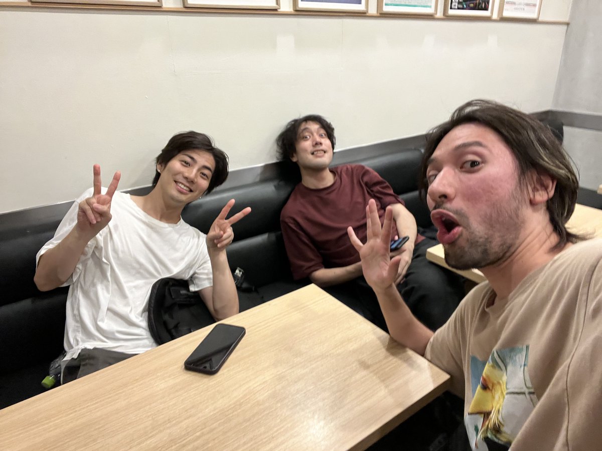 flaffy_band's tweet photo. 10/6のライブのための練習だった！
これはなかなか楽しそうなflaffyになると思う！
今回のベースサポートはクリタヒロタカさんです！！！ https://t.co/OZNbXFG9nU