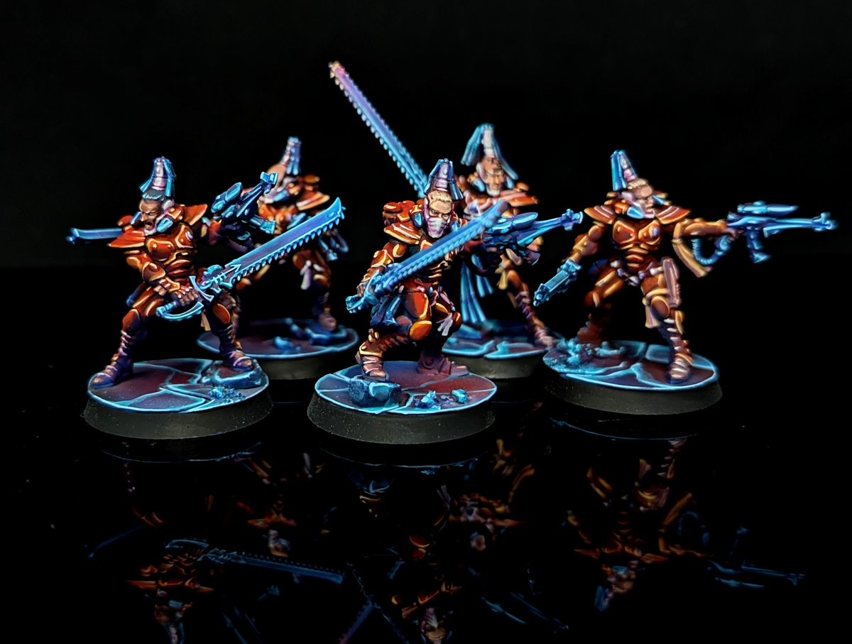 Finished up some Striking Scorpions, both Craftworld and Ynnari versions! #WarhammerCommunity #warhammer40k #paintingwarhammer #paintingminiatures