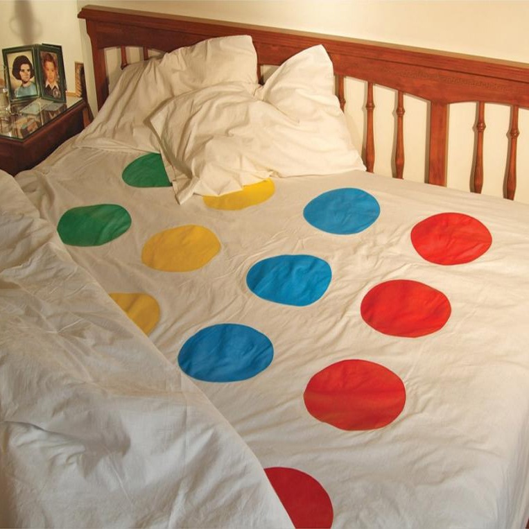 UnicunShop's tweet image. Get ready to twist &amp;amp; shout! 🎉 Our Twister Bed Sheets turn bedtime into game night.  Spin the wheel &amp;amp; see where your limbs land!  Perfect for picnics too! unicun.com/product/twiste… #Twister #Bedsheets #FunForEveryone