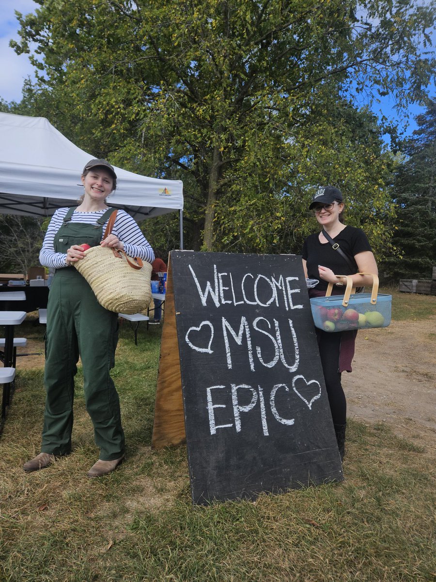 EPICedpolicy's tweet photo. One of our favorite events of the year - another great apple picking outing! Thank you @PhillipsOrchard! #researchwithconsequence https://t.co/qlLEbDsL0J
