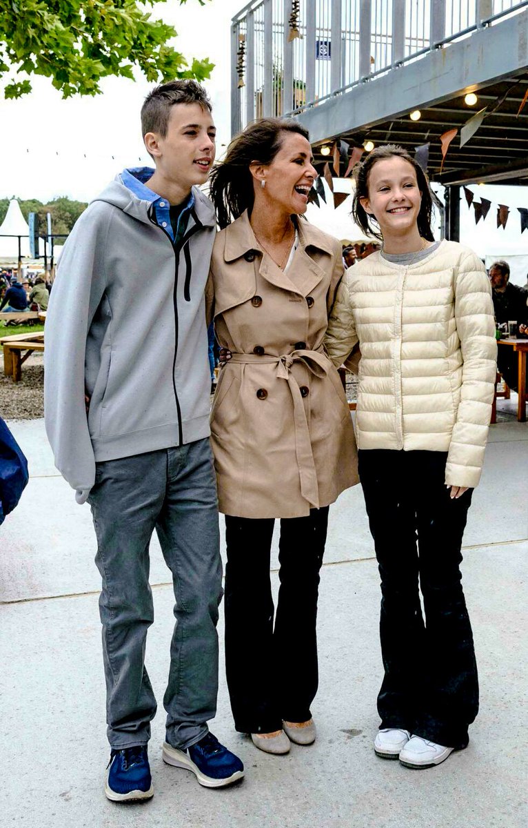 royalchildren_'s tweet photo. Princess Marie of Denmark, Count Henrik and Countess Athena of Monpezat attend the opening of the Tønder Festival 2024, in Tønder, Denmark 🎡 -August 21st 2024.
.
#PrincessMarie #CountHenrik #CountessAthena #Denmark https://t.co/CdFywnrF9t