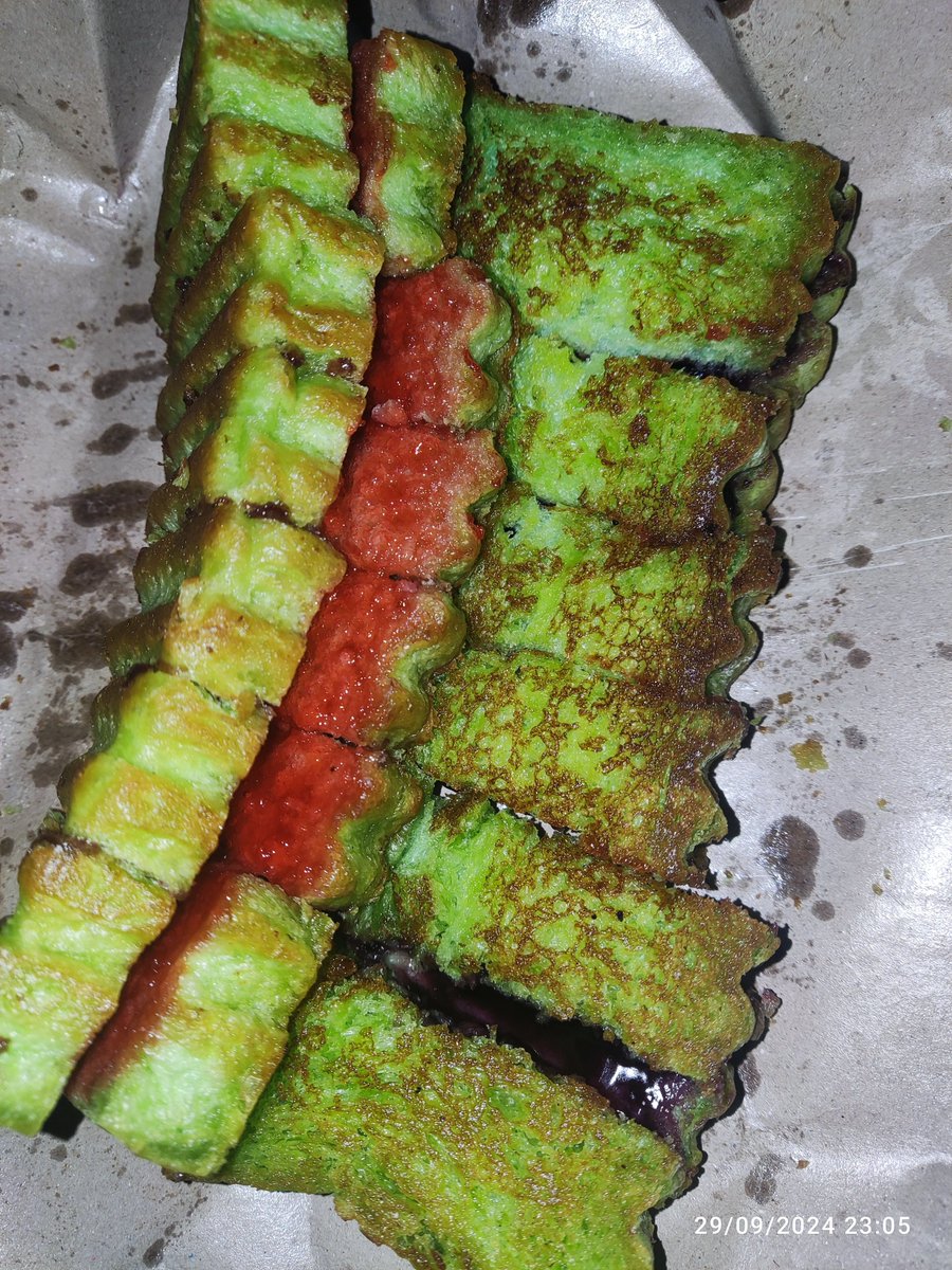 rufi_andre's tweet photo. Gak ada nasgor roti bakar pun jadi https://t.co/Hcw23XyLY3