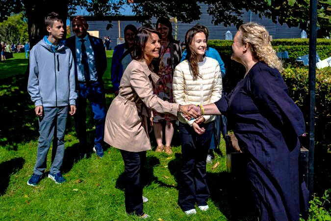 royalchildren_'s tweet photo. Princess Marie of Denmark, Count Henrik and Countess Athena of Monpezat attend the opening of the Tønder Festival 2024, in Tønder, Denmark 🎡 -August 21st 2024.
.
#PrincessMarie #CountHenrik #CountessAthena #Denmark https://t.co/clQQfGP9KP