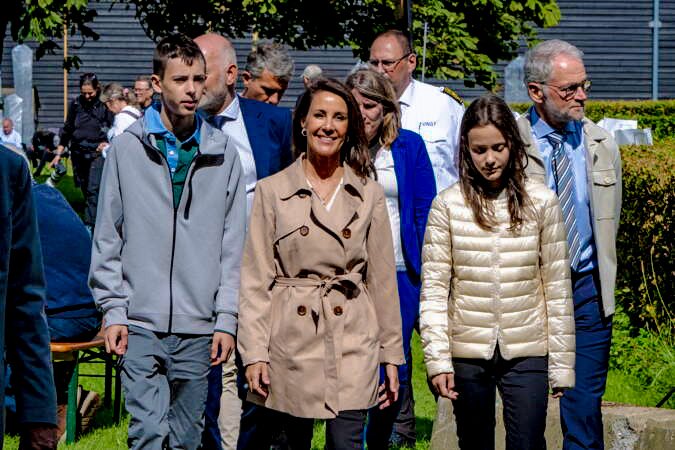 royalchildren_'s tweet photo. Princess Marie of Denmark, Count Henrik and Countess Athena of Monpezat attend the opening of the Tønder Festival 2024, in Tønder, Denmark 🎡 -August 21st 2024.
.
#PrincessMarie #CountHenrik #CountessAthena #Denmark https://t.co/clQQfGP9KP
