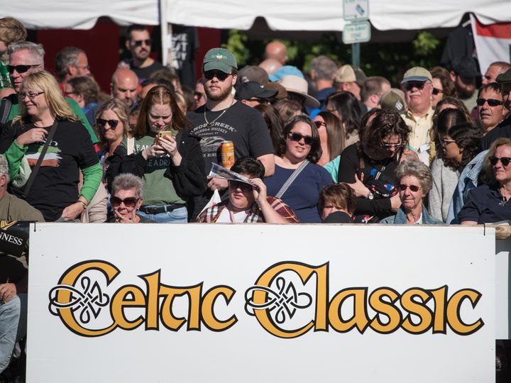 CelticClassic's tweet photo. Shuttle is running, athletes are warming up and the ecumenical serivce begins in 30 minutes. What are you waiting for? https://t.co/F3LM97FTeu #CelticClassic #KeepAmericaKilted https://t.co/Ar9T4IOVO0