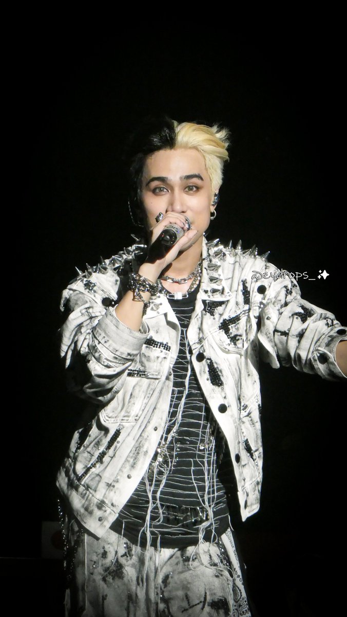 2409128 | Lost and Found Album Concert
New Frontier Theater | #JoshCullen #SB19_JOSH #ssob <a href="/JoshCullen_s/">JOSH CULLEN</a> 

biggg congratss ssob! proud aku sau lagi 🥹❤️🖤

CONCERT NI CULLEN
JOSH FOUND IN NFT
#LostAndFoundLIVE 
#JCLostAndFoundConcert