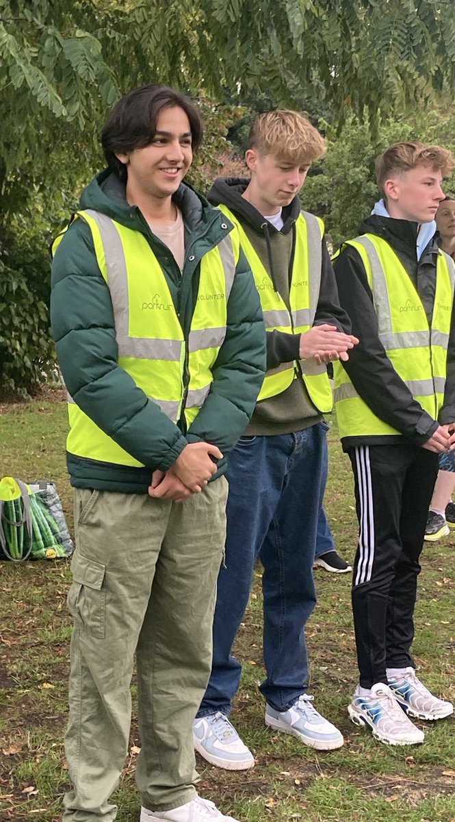 It was lovely to welcome 48 juniors this morning - with 10 first timers and 11 personal bests 👏

We said goodbye to longtime volunteer Aniket who completed his <a href="/DofE/">The Duke of Edinburgh’s Award</a> Gold! 

Well done to Coralie for her 150th volunteering - plus Tony who yesterday did his 300th!

#loveparkrun