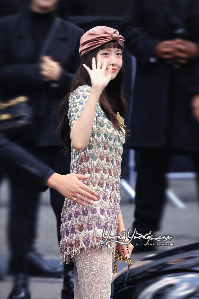 YoongYoongs_cn's tweet image. 오늘은 반짝반짝 인어공주다 🥰

#YOONAxValentinoSS25
#ValentinoSS25
#ParisFashionWeek
@MasionValention
#LimYoonA #임윤아  #윤아 #YoonA