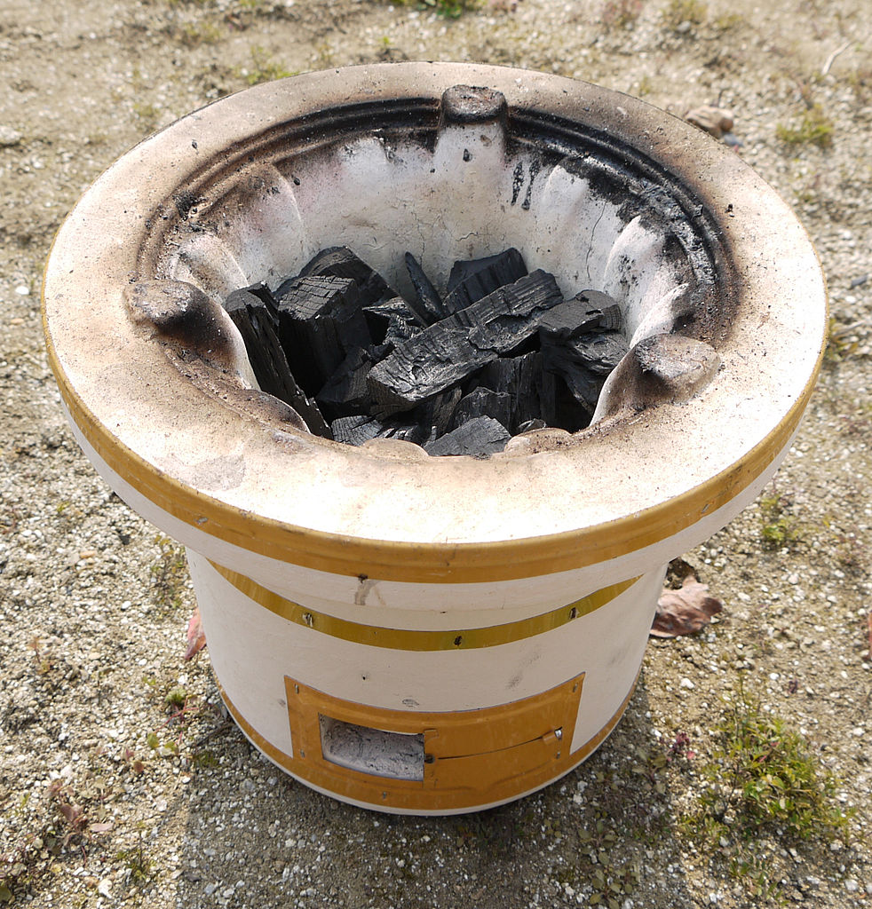 dromediary's tweet photo. / HOW Japan /

🔥 How does SHICHIRIN #grill enhance flavors?

A #shichirin is a small traditional #charcoal grill, great for fish, yakitori and veggies. Perfect for picnics, its clay body traps heat and its hq charcoal intensifies flavors.

🍢 Ever tasted shichirin grilled food? https://t.co/tQurL5r7gF