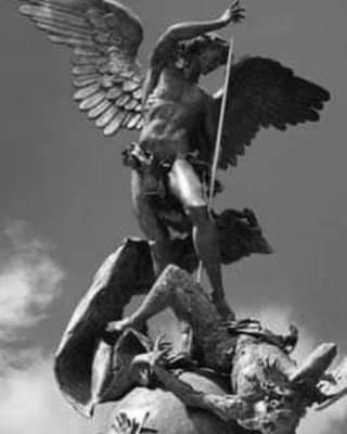 mhonividente's tweet photo. Hoy voy a Invocar a los Tres Arcángeles Guardianes de Dios . Hoy le pido Al Arcángel Miguel que me quite de mi vida a los Demonios que me rodean. Hoy le pido al Arcángel Rafael que me alivie mi cuerpo ,mi espíritu y mi mente de cualquier enfermedad.  Hoy le pido al Arcángel Gabriel que me Fortaleza en los momentos de angustia y que me llene mi corazón de Felicidad.
HOY VOY ESTAR PROTEGIDO
