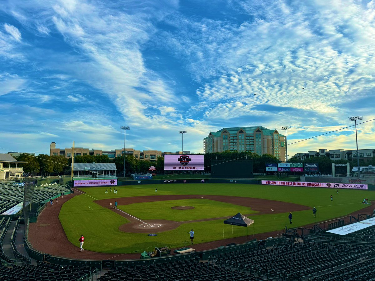 BUSShowcase's tweet photo. Beautiful morning with @RidersBaseball ❗️ https://t.co/XakIywzK1i