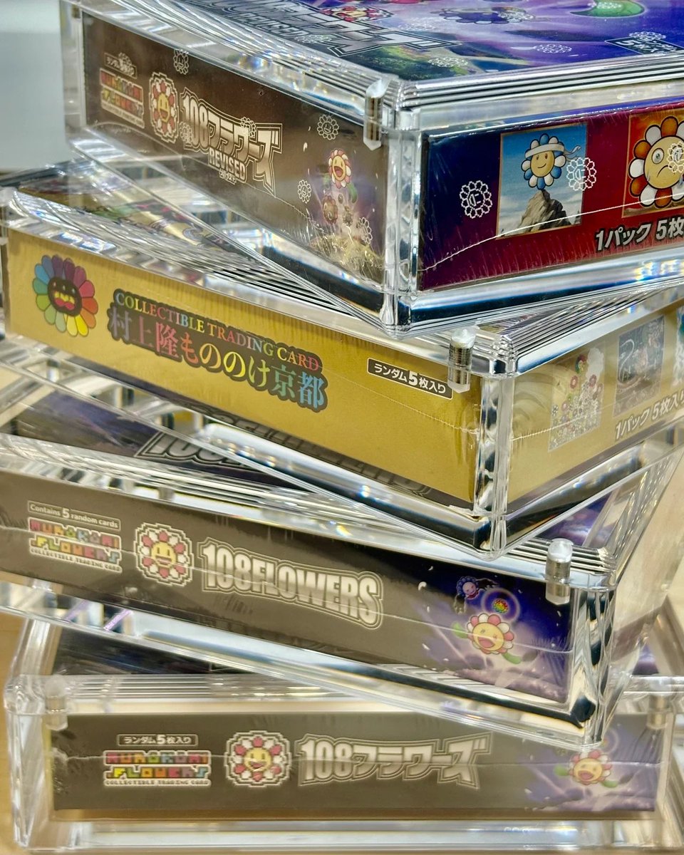 TCG_GALLERY's tweet photo. 🌼未開封BOXプレゼント企画🌼

抽選で1名様に2点セット🎁
・108フラワーズREVISED
・特注専用BOXケース

✅応募方法【RT&amp;フォローのみ】
⏰10/6 (23時59分まで)

↓特注ケースの予約注文はこちら💁‍♀️↓
https://t.co/9CshuwoluN

#108フラワーズ #プレゼント企画 #村上隆 #REVISED #1トレカGALLERY https://t.co/ErMQaI3sRl