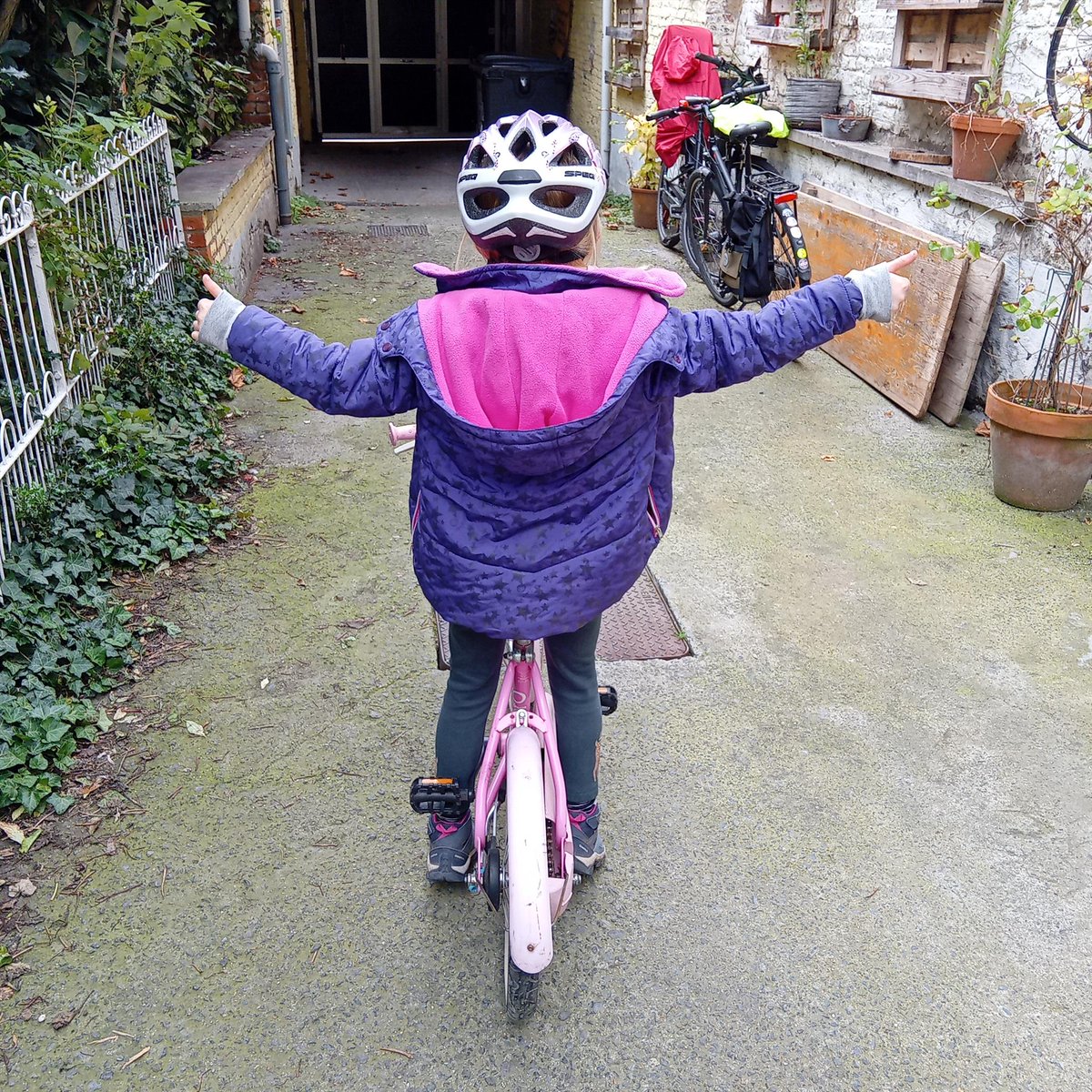 Monspointbike's tweet photo. Les enfants sont repartis contents!
RDV le dimanche 27 octobre!
#tatabicyclette #jebougepourmaville https://t.co/ETg3EnvfMw