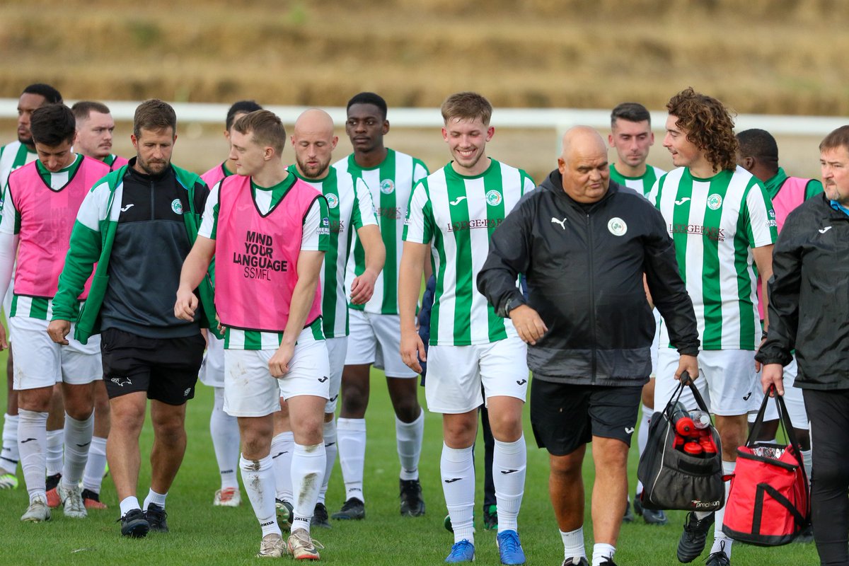 sportsshotsnews's tweet photo. @MKIrishFC vs @WinslowUtdFC in the @SpartanSMFL Premier Division.
https://t.co/wtLGRD1m5a
#football #footballseason #nonleague #nonleaguefootball #southmids #premierdivision #League #leaguefixture #mkirish #winslowunited #matchphotos #sportsphotography #photography https://t.co/DTx5VHlChY