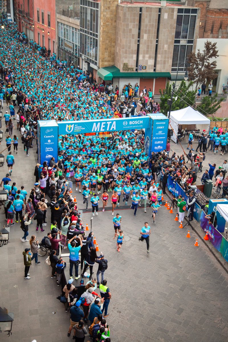 LaUASLP's tweet photo. @AJZGrector @UASLP_Academica 🟡 El Medio Maratón UASLP 🏃🏻♀️🏃🏻♂️ fomenta la práctica del deporte y la adopción de hábitos de vida saludables, así contribuimos al bienestar de toda la comunidad ☝🏻😊
#MMUASLP #VolarEsTuPoder #SLP #Runners https://t.co/pHtb0rD7Iy