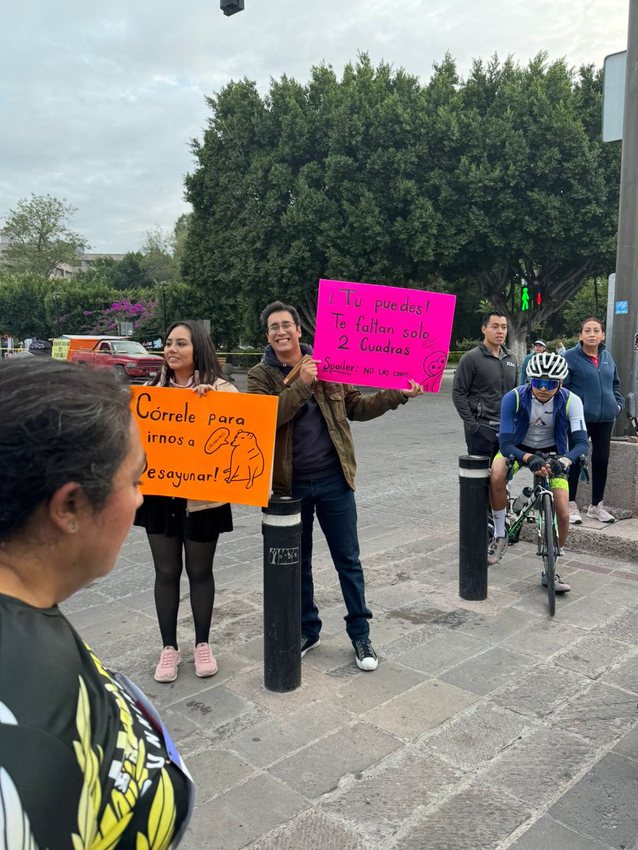 LaUASLP's tweet photo. @AJZGrector @UASLP_Academica 🟡 El Medio Maratón UASLP 🏃🏻♀️🏃🏻♂️ fomenta la práctica del deporte y la adopción de hábitos de vida saludables, así contribuimos al bienestar de toda la comunidad ☝🏻😊
#MMUASLP #VolarEsTuPoder #SLP #Runners https://t.co/pHtb0rD7Iy