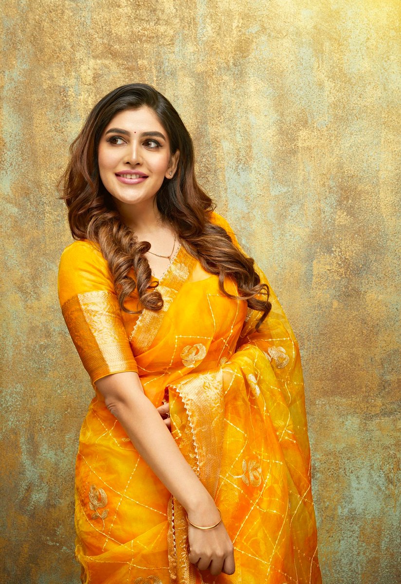 TruthSlayer24's tweet photo. Bigg Boss Marathi Season 3 Contestants Meera Jagannath Is Confirmed To Participate In #BB18. 

She Is Known For Her Bold Personality And Contributed Significantly To Seasons Drama And Entertainment Quotient.

#BiggBoss18 #BiggBoss #SalmanKhan https://t.co/2M5TjBTHqI