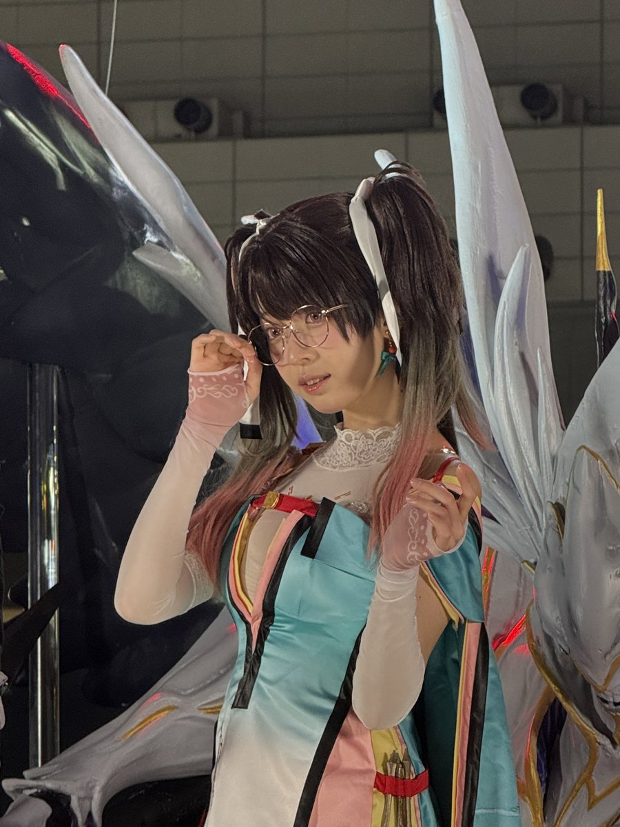 好きなコスプレイヤーの
yamiちゃん。
めっちゃ可愛かったー。
目を瞑っててもかわいい。
人混みすごくて
あまり上手く撮れなかったのが残念。

#TGS2024 
#鳴潮TGS2024 
#yami https://t.co/DCRdGGguaA