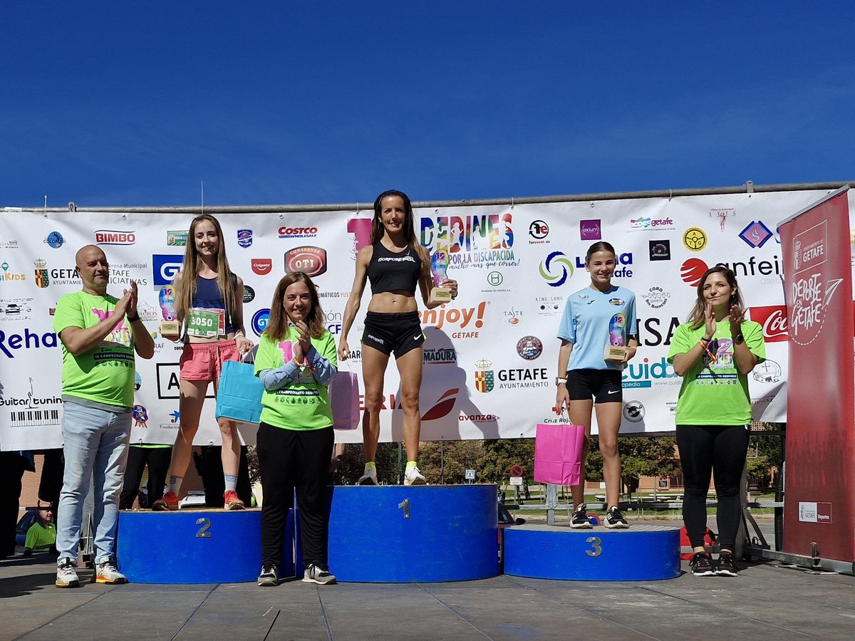 DeporteGetafe's tweet photo. Hoy hemos acompañado a @Dedines_Asoc en su 12 Carrera por la Discapacidad de #Getafe. Una gran fiesta del #DeporteSolidario en nuestra ciudad que ha contado con una gran participación a lo largo de la mañana 💚🏃🏻‍♀️🏃💚

#Deporte #DeporteenGetafe #GetafeCiudadDiversa #Dedines https://t.co/K7aiN0Y7d6