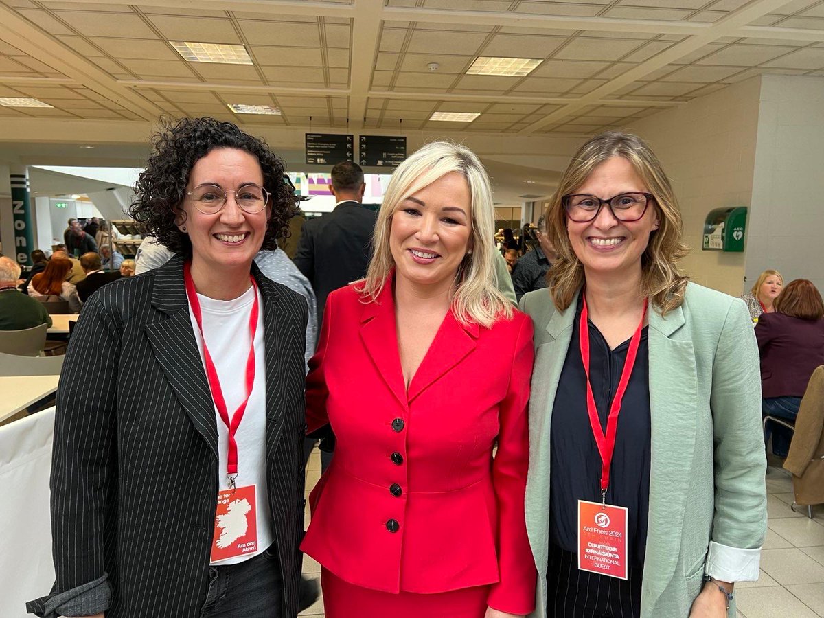 Esquerra_INT's tweet photo. 📸 @Esquerra_ERC Secretary General @martarovira &amp; former FA minister @MeritxellSerret attend @SinnFeinireland's Ard Fheis this weekend with @MaryLouMcdonald and @moneillsf

An Problacht abú 🇮🇪
#SFAF24 https://t.co/Hq0Abn6WaS