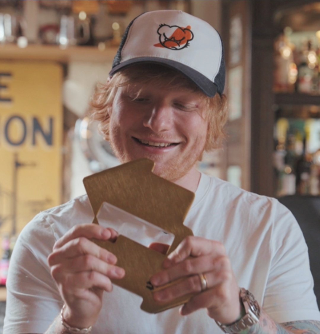 superjules69xxx's tweet image. Happy Birthday to 'Autumn Variations' which was released one year ago on Ed's independent record label 'GingerbreadMan Records' 🍂

#edsheeran #AutumnVariations #oneyearold