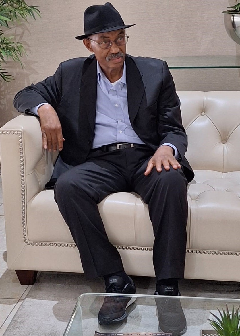 SADC_News's tweet photo. Today H. E. Dr. Amani Abeid Karume, Former President of Zanzibar and Head of Mission of the #SADC Electoral Observation Mission to Mozambique’s 9th October 2024 General and Provincial Elections arrives in Maputo to lead the Mission. Read full article on #SADC Website: https://t.co/yuNsa6rCLf @EliasMagosi @AngeleMakombo @DIRCO_ZA @BWGovernment @sardcnet