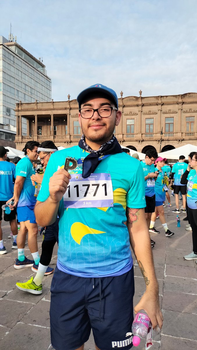 LaUASLP's tweet photo. @AJZGrector @UASLP_Academica Además, demuestra el espíritu de comunidad que caracteriza a las y los integrantes de la UASLP 💙💛
#MMUASLP #VolarEsTuPoder #SLP #Runners https://t.co/XVXRhKByGL