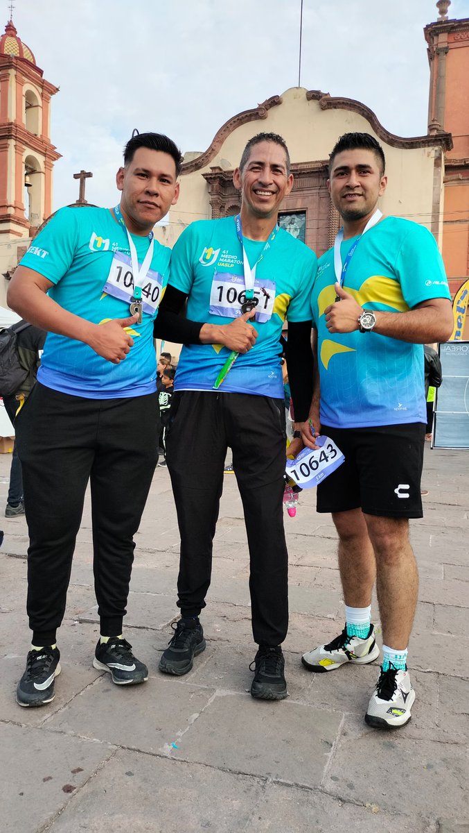 LaUASLP's tweet photo. @AJZGrector @UASLP_Academica Además, demuestra el espíritu de comunidad que caracteriza a las y los integrantes de la UASLP 💙💛
#MMUASLP #VolarEsTuPoder #SLP #Runners https://t.co/XVXRhKByGL