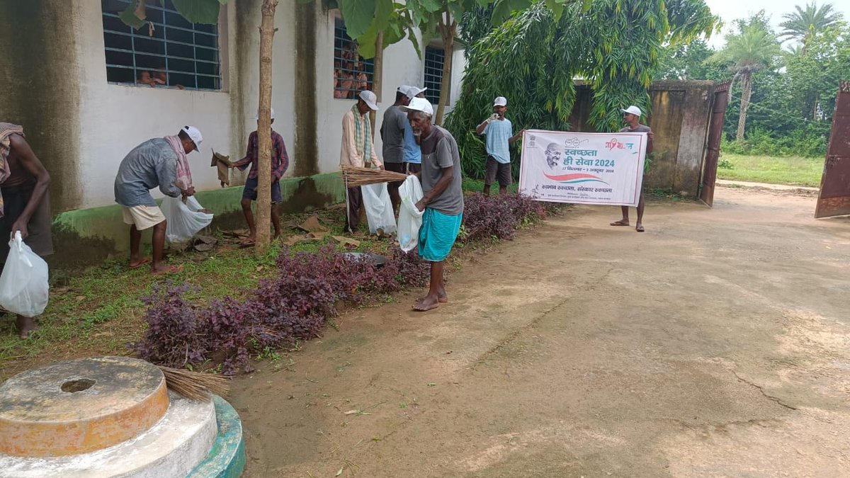YuvaGodda's tweet photo. Swachhta hi Sewa- @YuvaGodda #SwachhtaHiSewa2024 #SanskaarSwachhata #SwabhavSwachhata https://t.co/4WAU5o4IGb