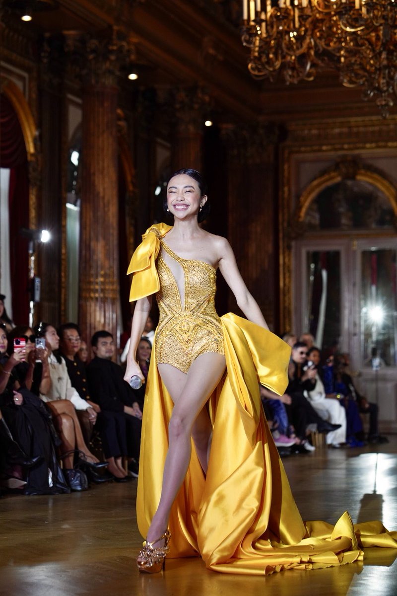 StarPopPH's tweet photo. Here are some photos of Maymay as she walks the runway for Leo Almodal at #ParisFashionWeek - she also performed the English Version of her track “Amakabogera” 

Stream the track here: https://t.co/lTRul6ahLf

#MaymayGoesToParis #AmakabogeraInParis #ParisFashionWeek #PFW #PFWSS25 https://t.co/5ukVZxdKri